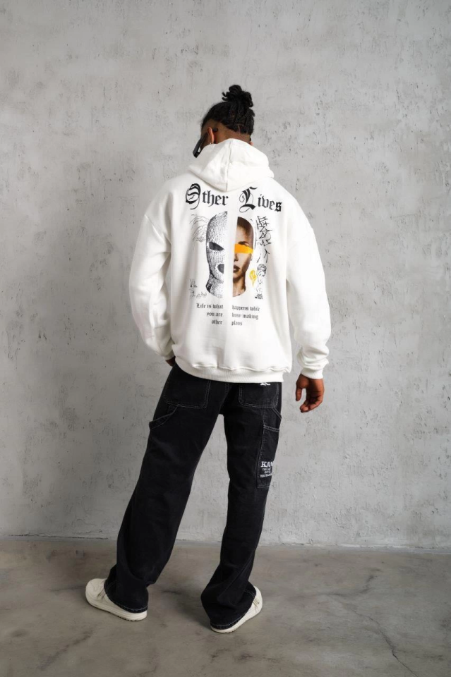 Oversize Üç İplik Şardonlu Kapüşonlu Sweatshirt – Beyaz “Other Lives” Ön Ve Arka Baskılı, Kanguru Cepli, Ribanalı Rahat Kışlık Model Beyaz