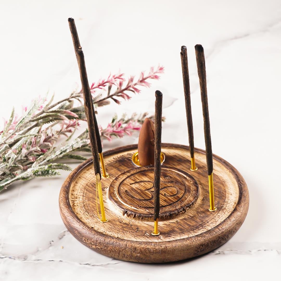 Aum Temalı Yuvarlak Ahşap Konik Tütsülük