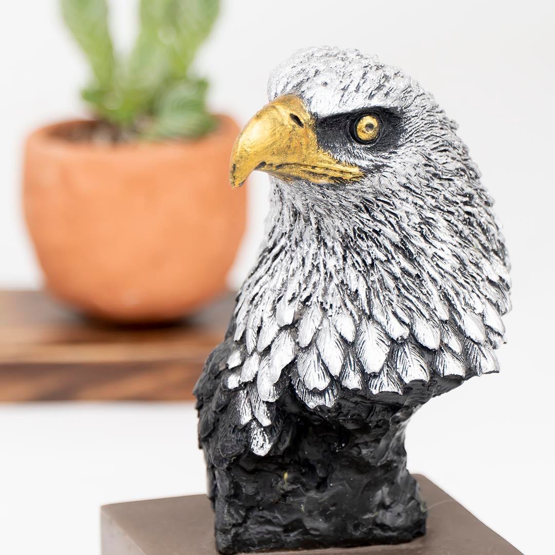 Dekoratif Kartal Silver Black Büst (Kare Altlık)
