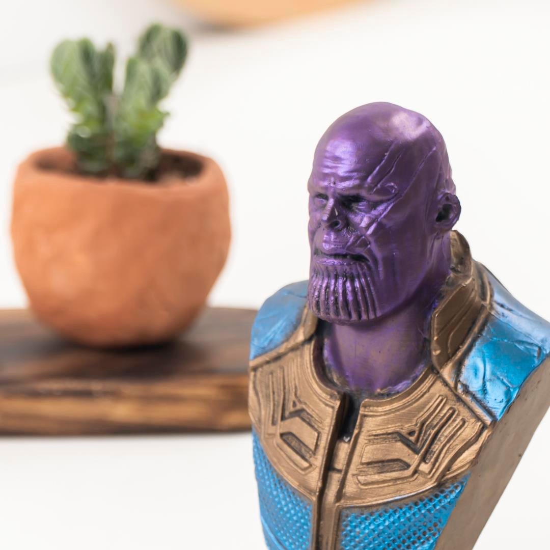 Dekoratif Thanos Büst