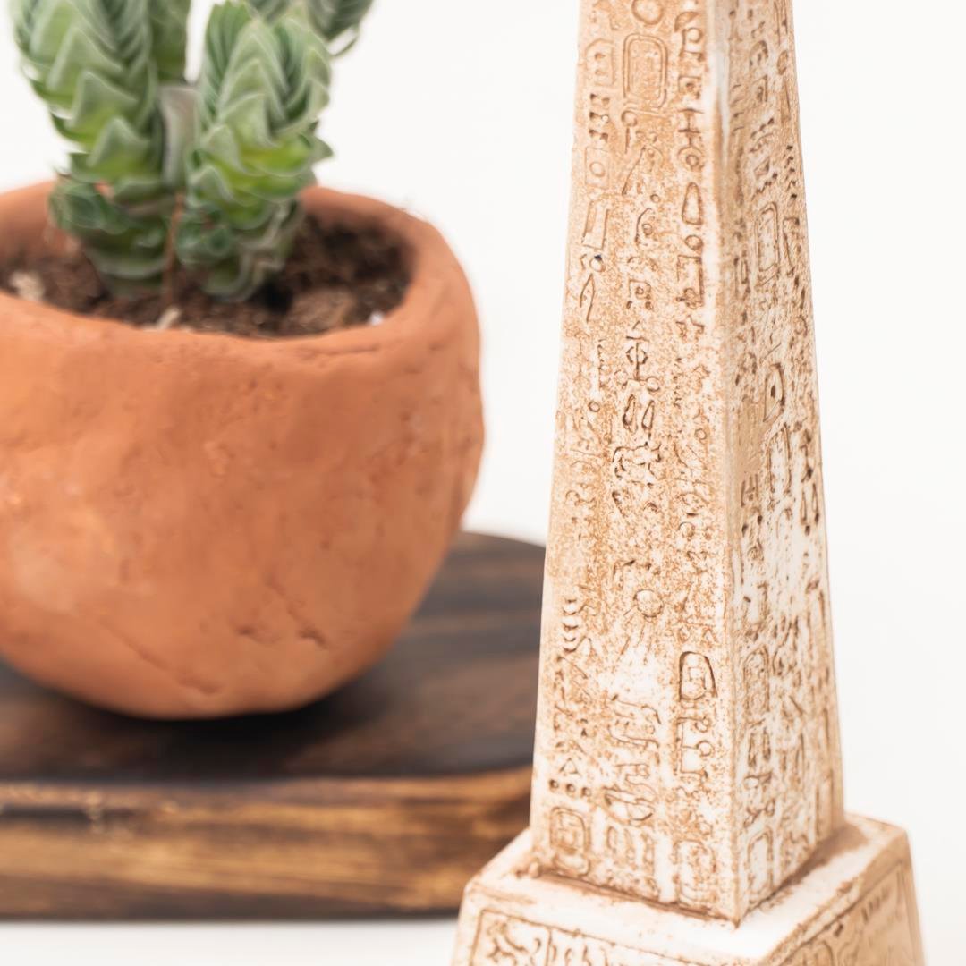 Dekoratif Toprak Dikilitaş Biblo