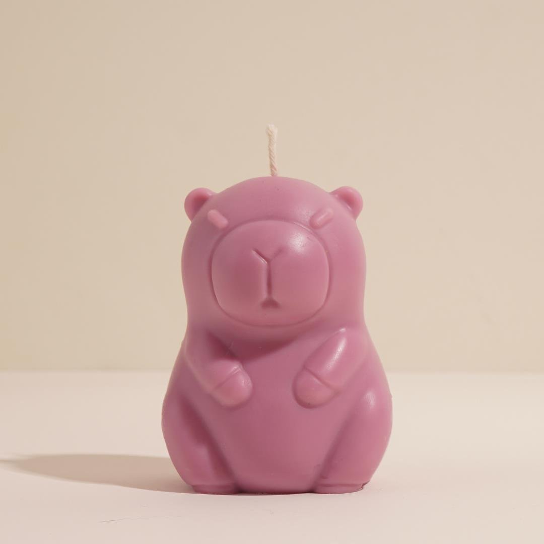 Kapibara Temalı Mor Soya Mum
