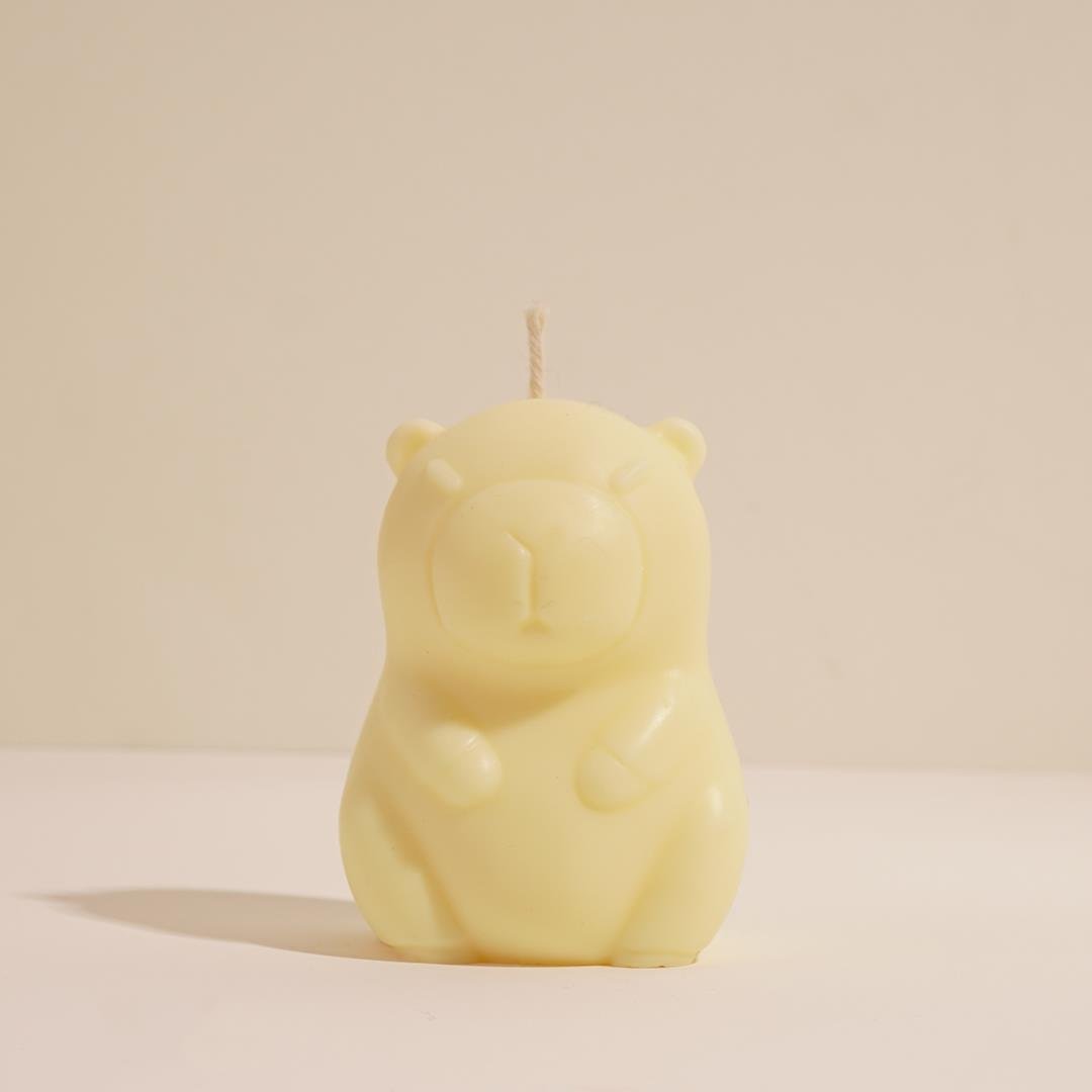 Kapibara Temalı Sarı Soya Mum