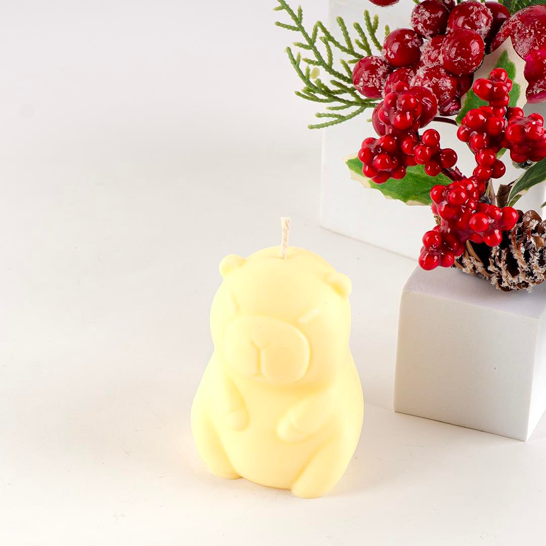 Kapibara Temalı Sarı Soya Mum