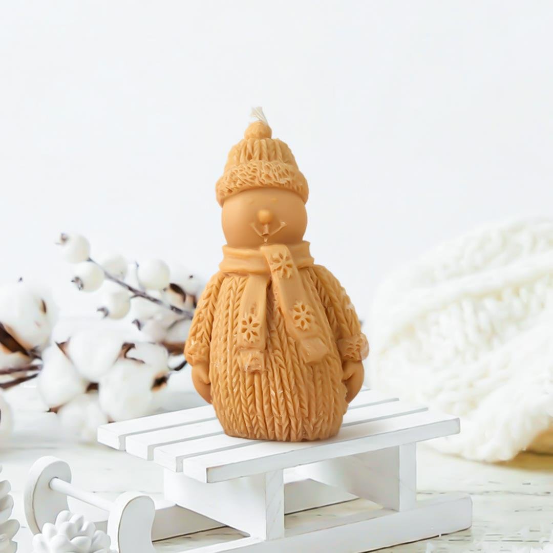 Kardan Adam Temalı Kahverengi Soya Mum