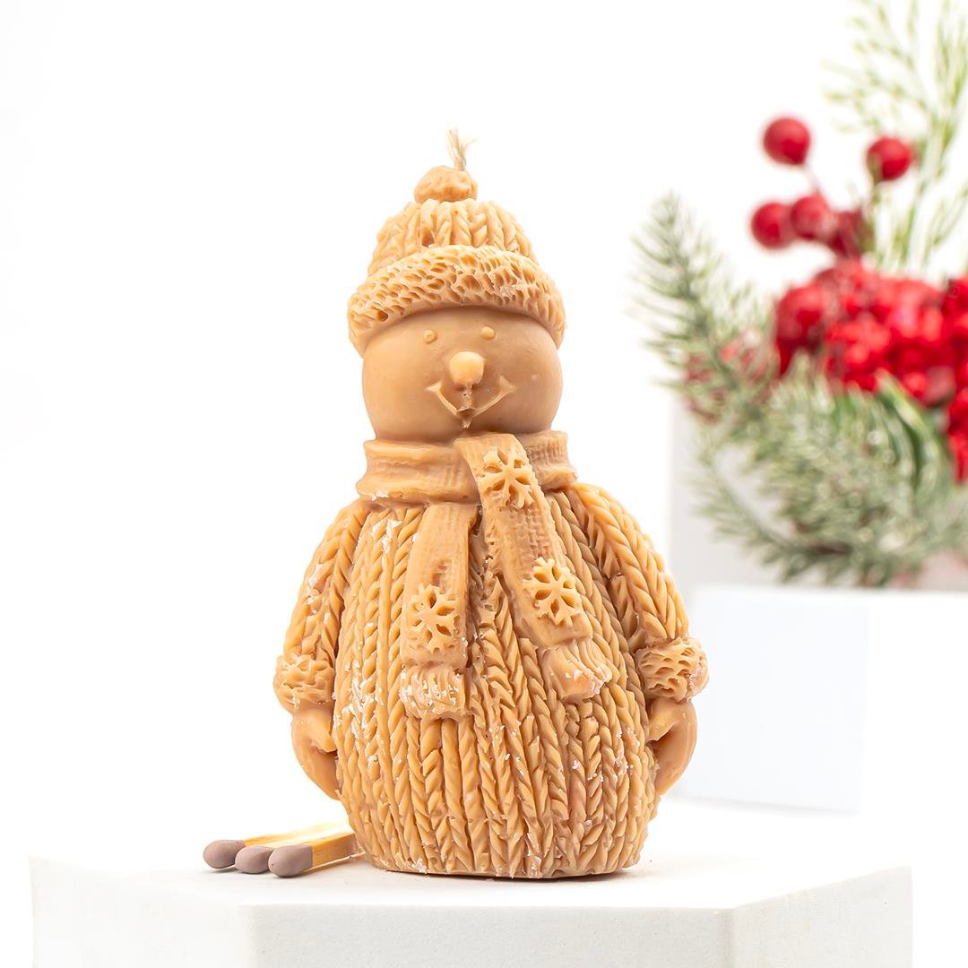 Kardan Adam Temalı Kahverengi Soya Mum