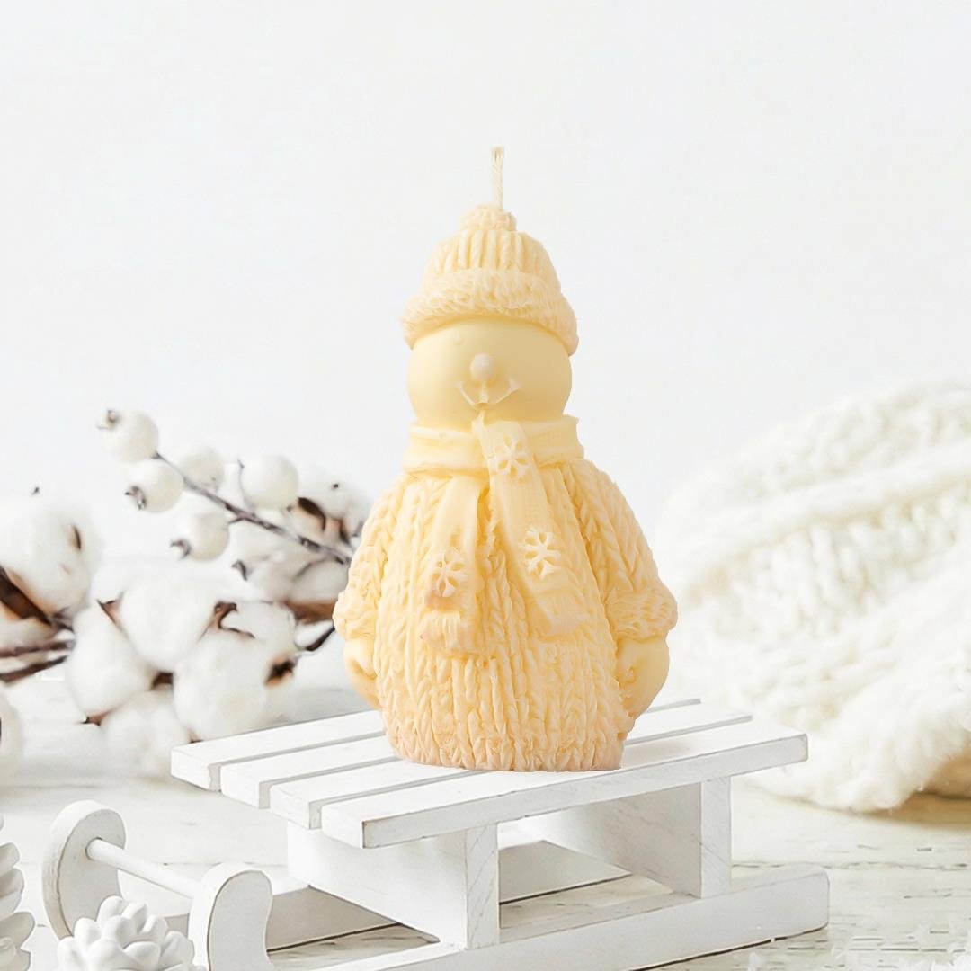 Kardan Adam Temalı Turuncu Soya Mum