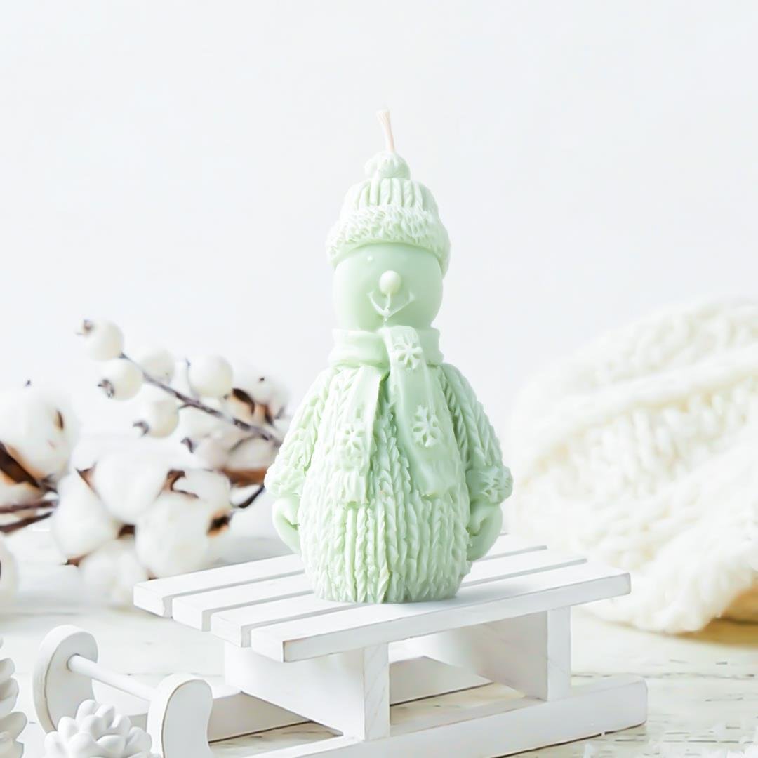 Kardan Adam Temalı Yeşil Soya Mum