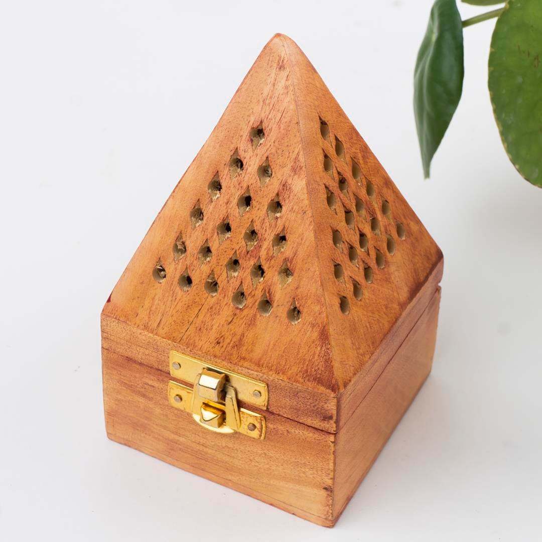 Kule Temalı Ahşap Konik Tütsülük