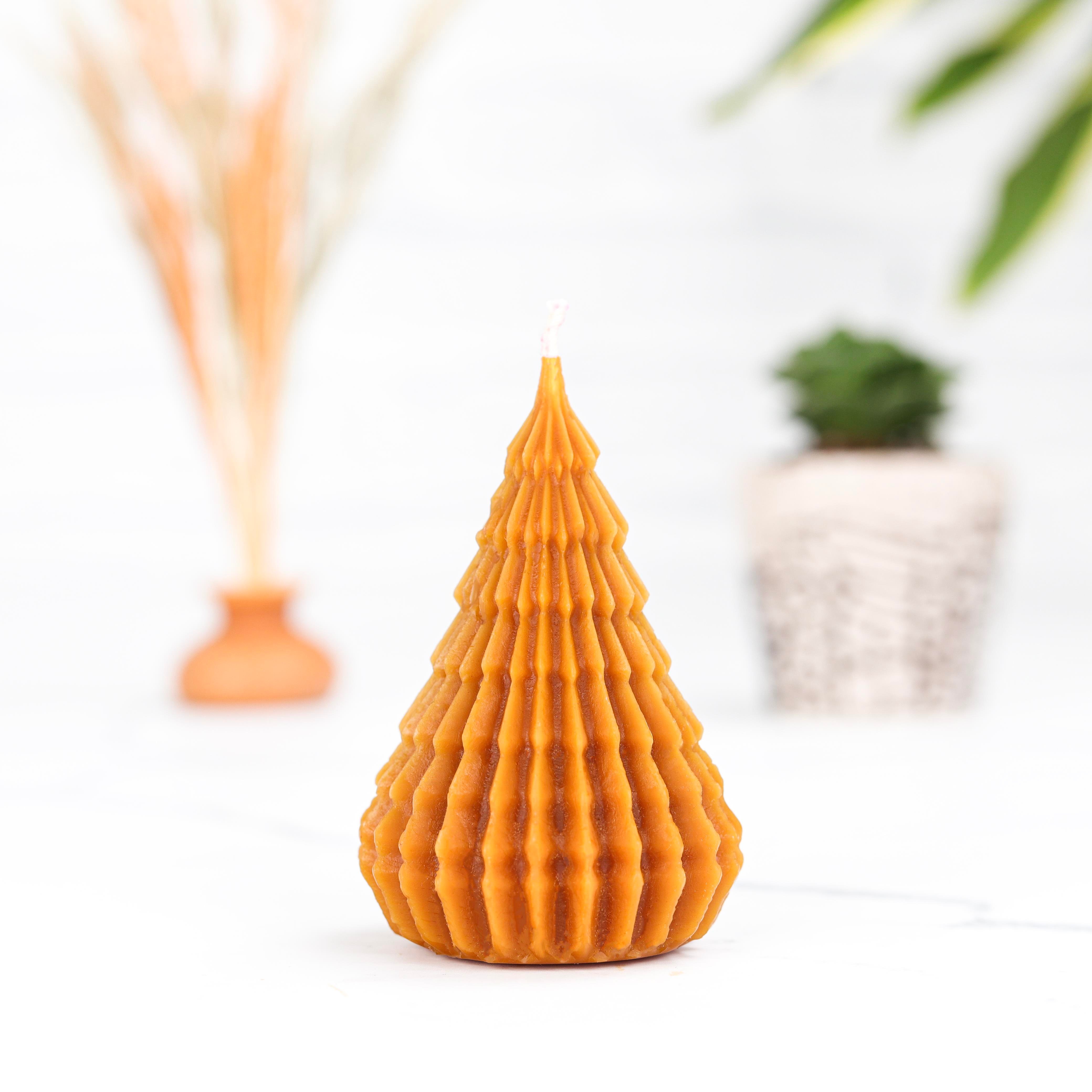 Mitr Dekoratif Pine Temalı Balmumu Mum (Sıcak Döküm)