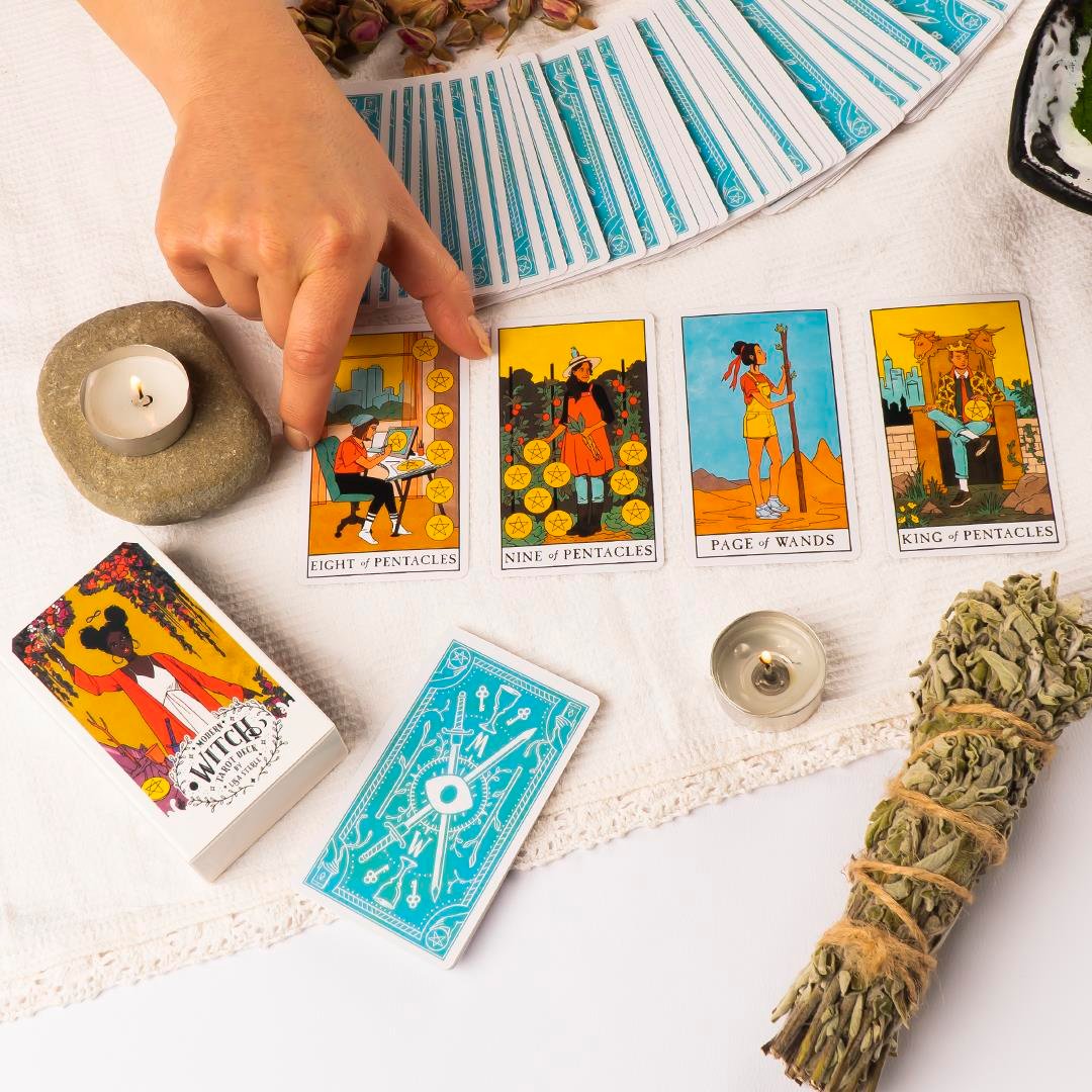 Modern Witch Tarot Kartı