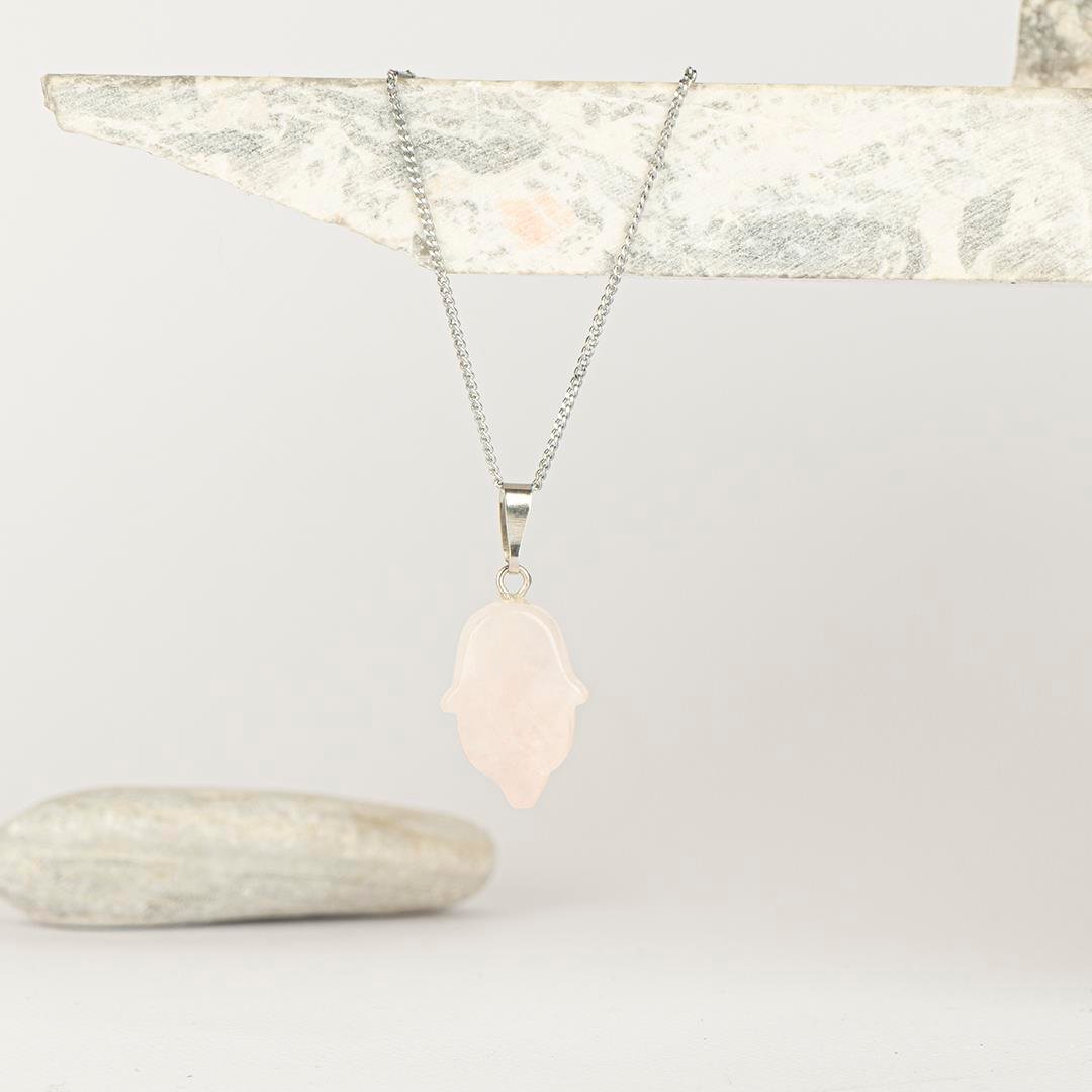 Pembe Kuvars Hamse Temalı Doğal Taşı Kolye