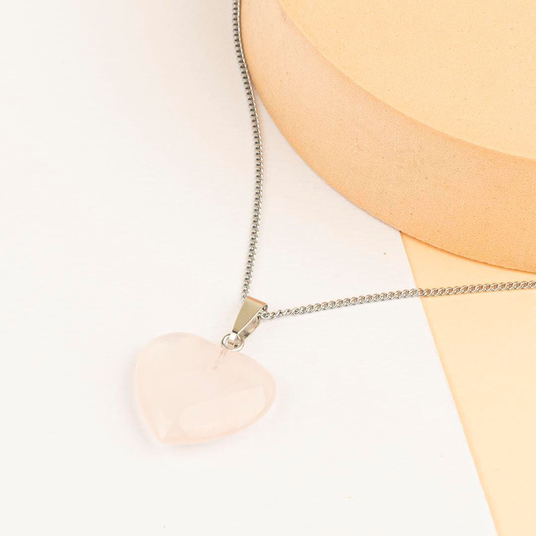 Pembe Kuvars Kalp Temalı Dogal Taş Kolye