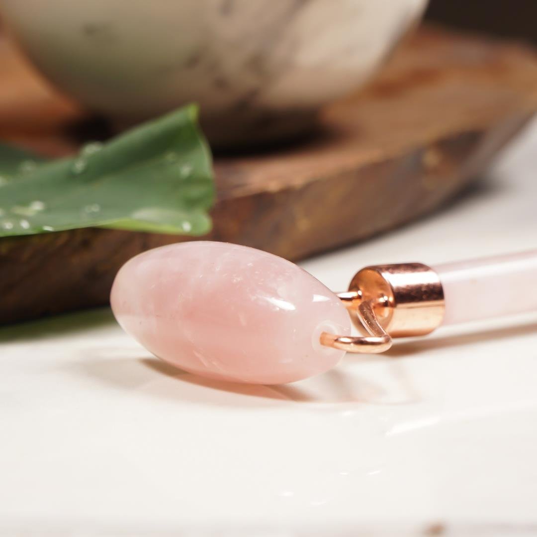 Pembe Kuvars Taşı Masaj Aleti (Face Roller)