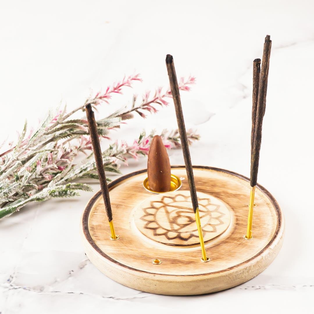 Throat Temalı Yuvarlak Ahşap Konik Tütsülük