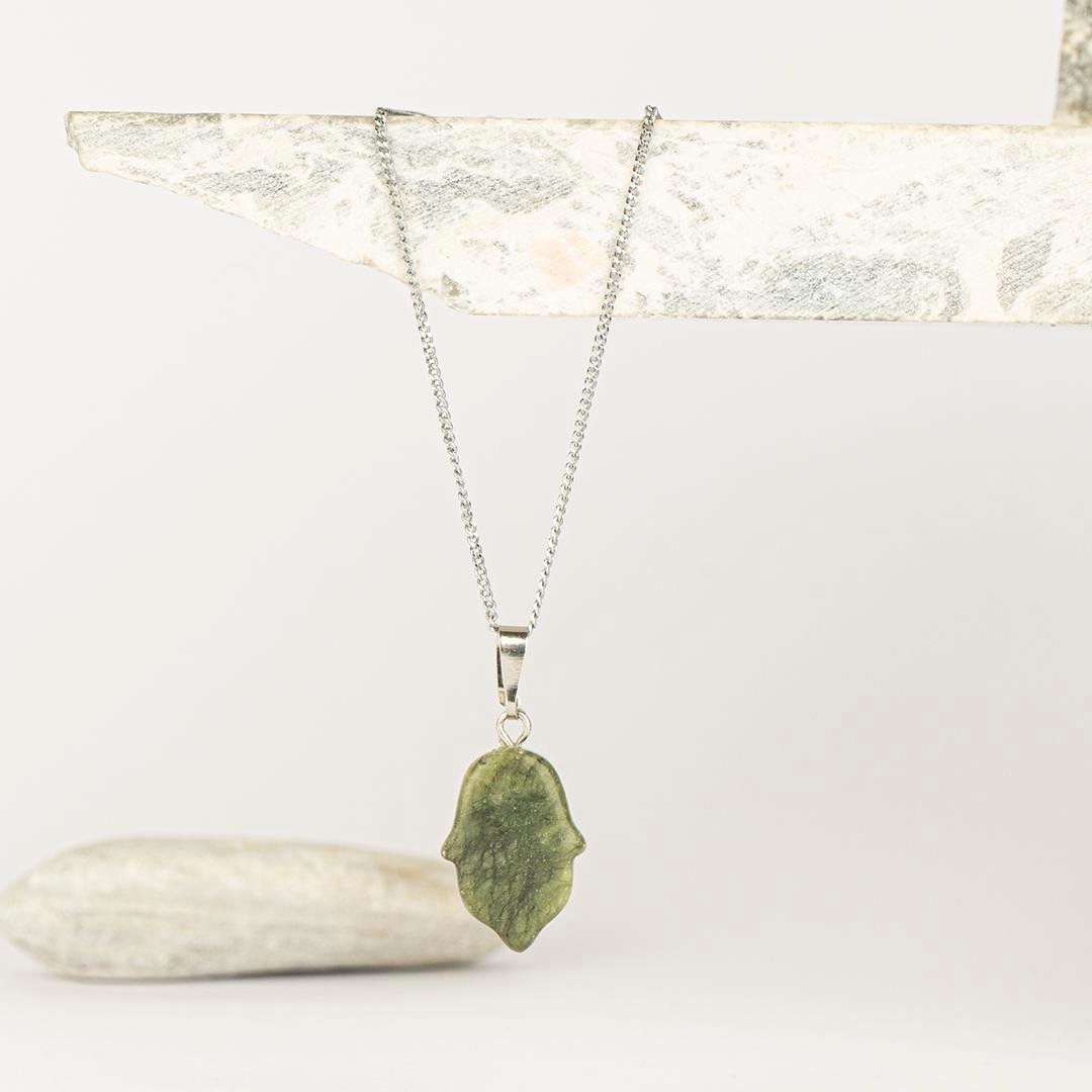 Yeşim Hamse Temalı Doğal Taşı Kolye