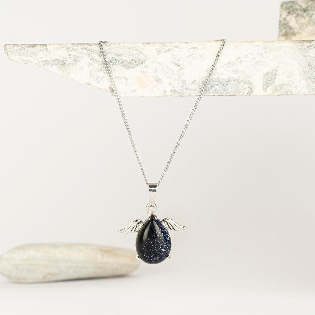 Yıldız Taşı (Black) Damla Kanatlı Dogal Taş Kolye