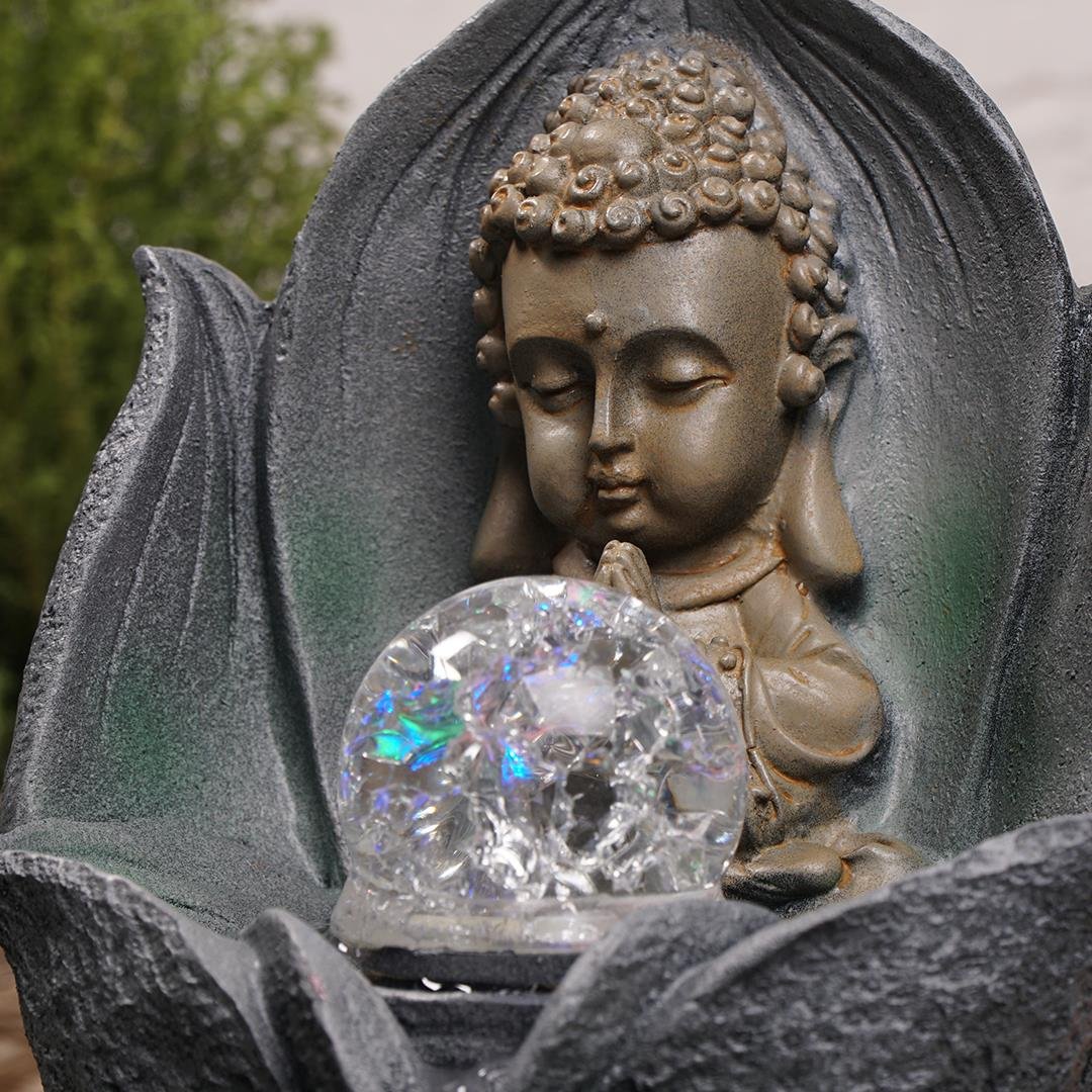 Zen Nehir Temalı Su Şelalasi