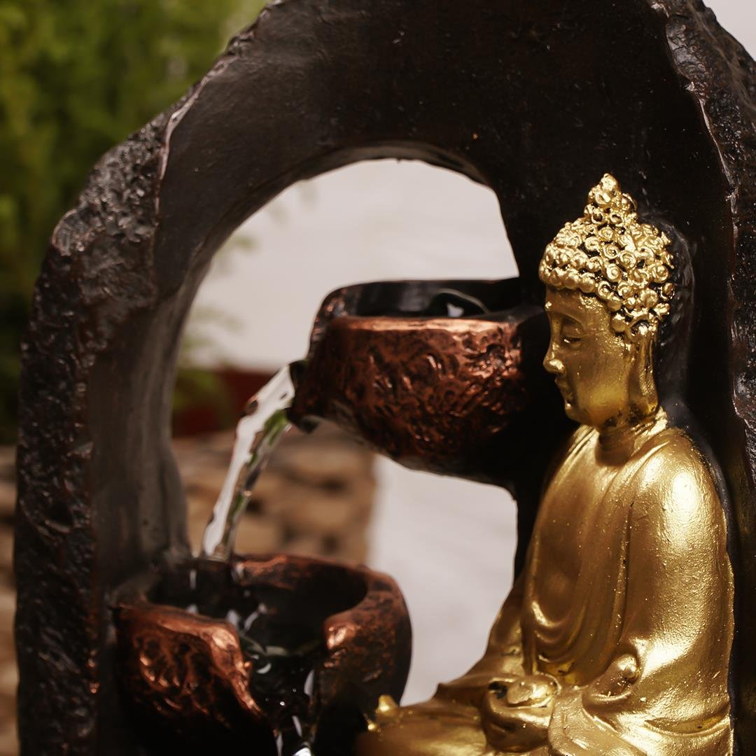 Zen Saraswati Temalı Su Şelalasi