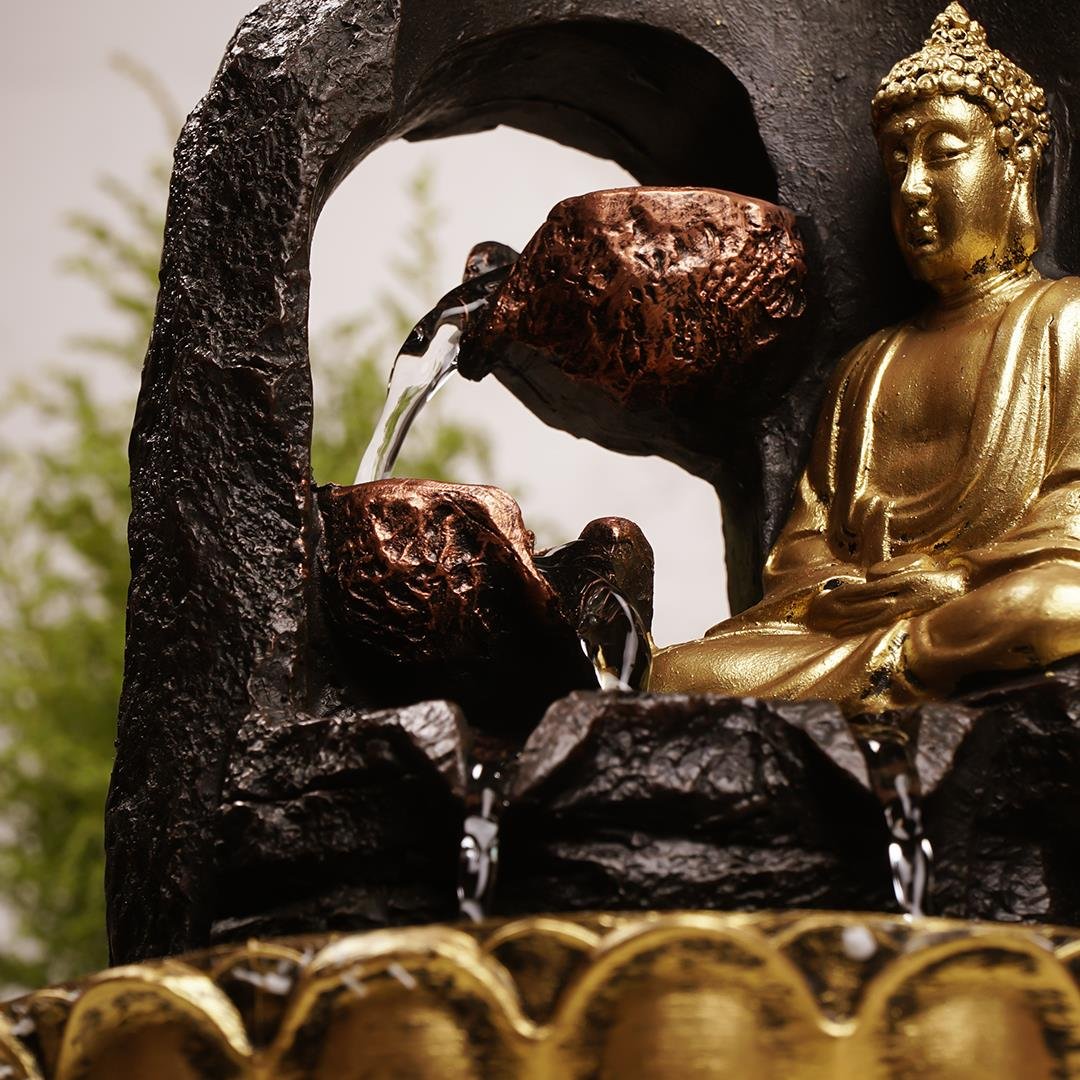 Zen Saraswati Temalı Su Şelalasi