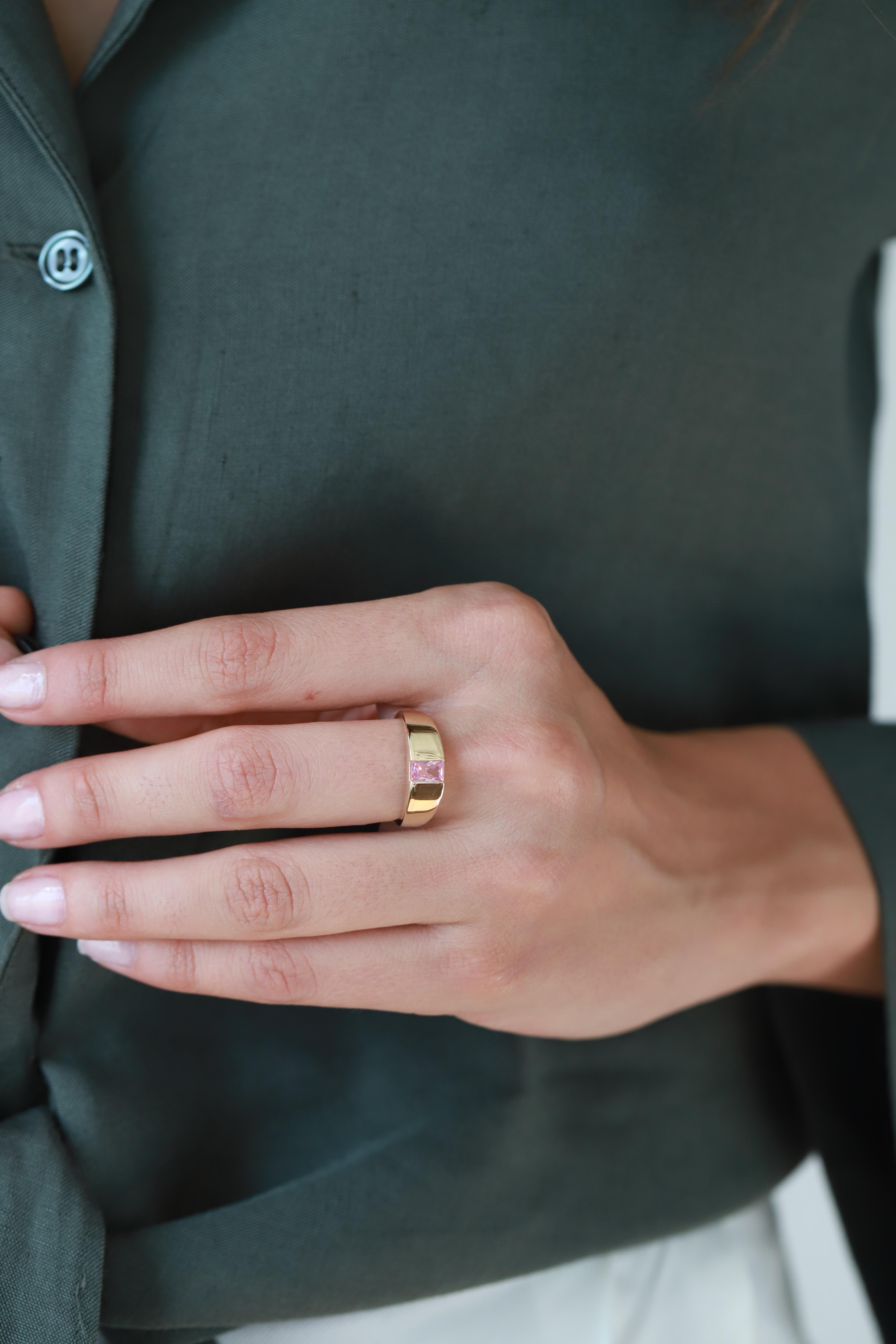 PEMBE TAŞLI TASARIM YÜZÜK