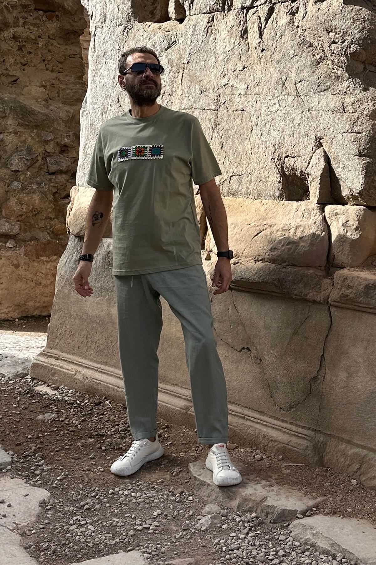 T-Shirt Haki