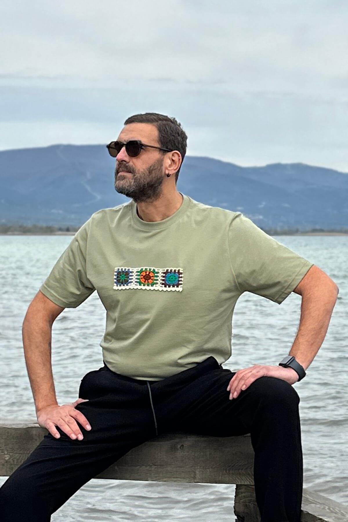 T-Shirt Haki