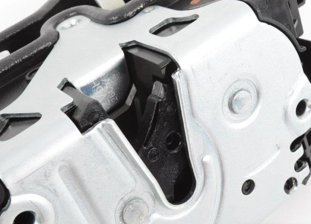 ÖN VE ARKA KAPI KİLİDİ SOL F20/F30