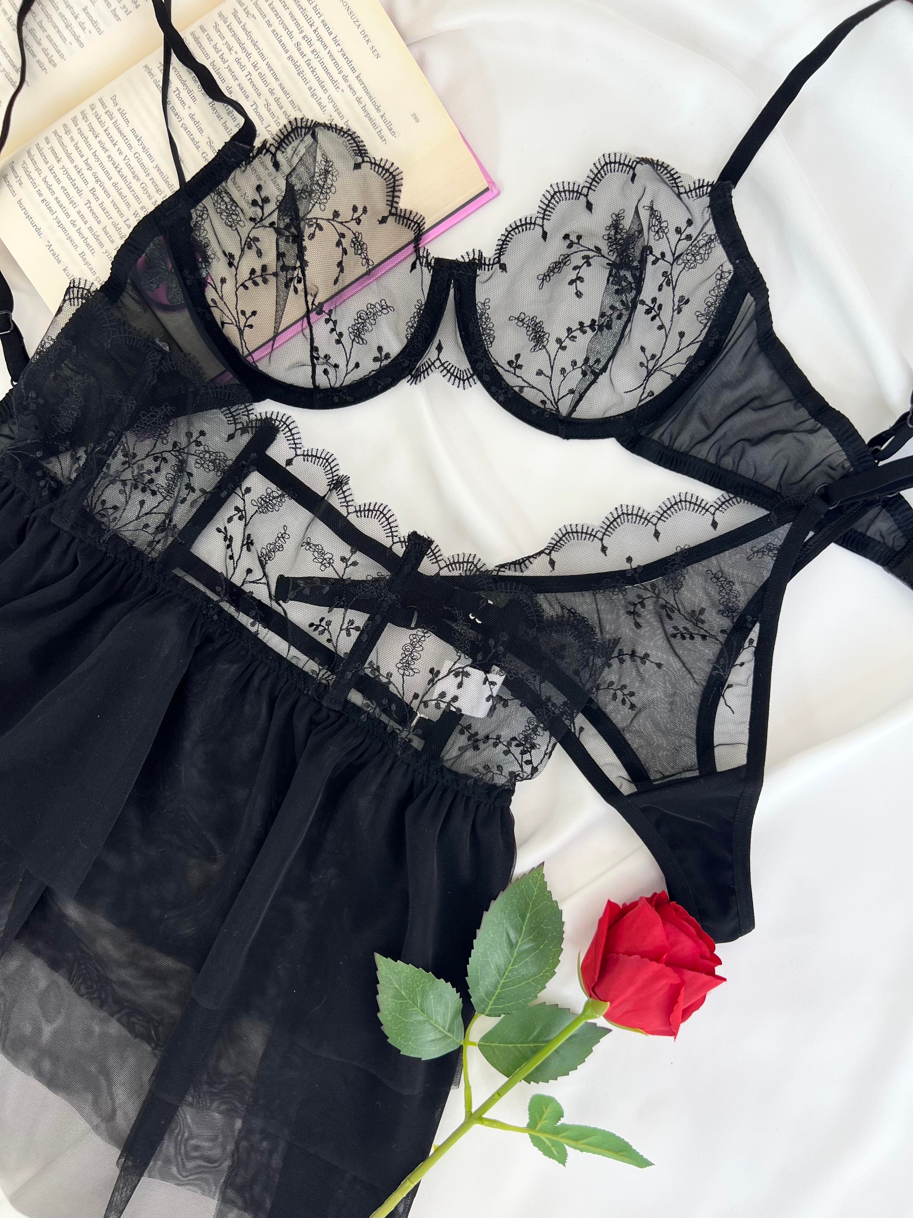 Isabella Çiçek Desenli Brode 3 Parça Etekli İç Çamaşırı Takımı