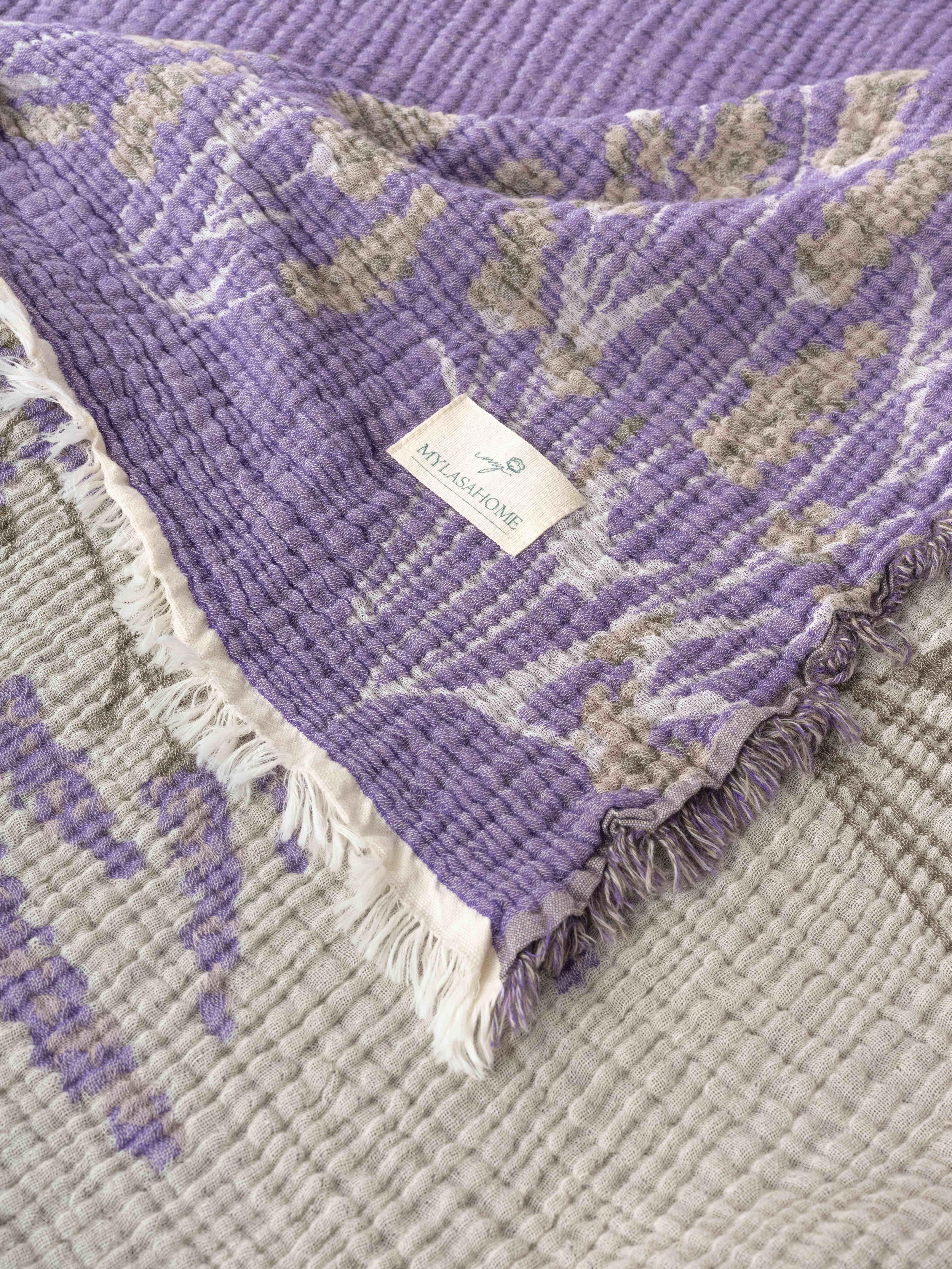 Müslin 4 Katlı Lavanta Desenli (Jakarlı) Yatak Örtüsü Çift Kişilik 220x240cm