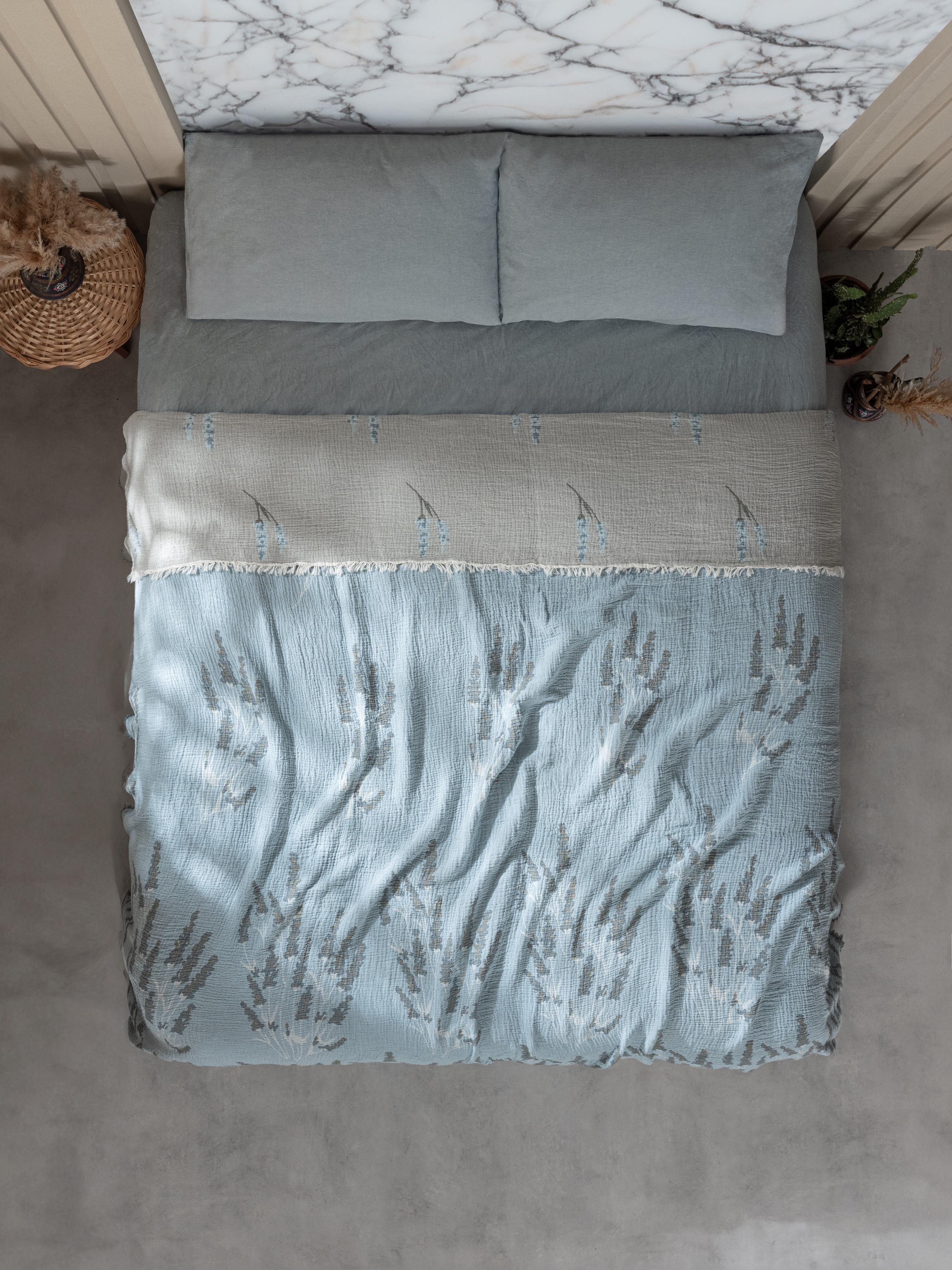 Müslin 4 Katlı Lavanta Desenli (Jakarlı) Yatak Örtüsü Çift Kişilik 220x240cm
