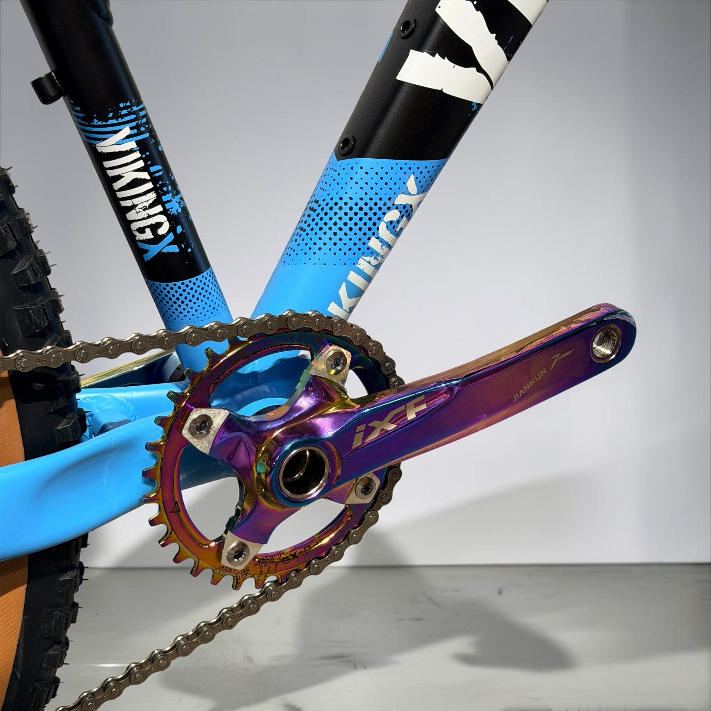 VikingX Özel Toplama 26 Jant Shimano ESSA Havalı Amortisörlü MTB