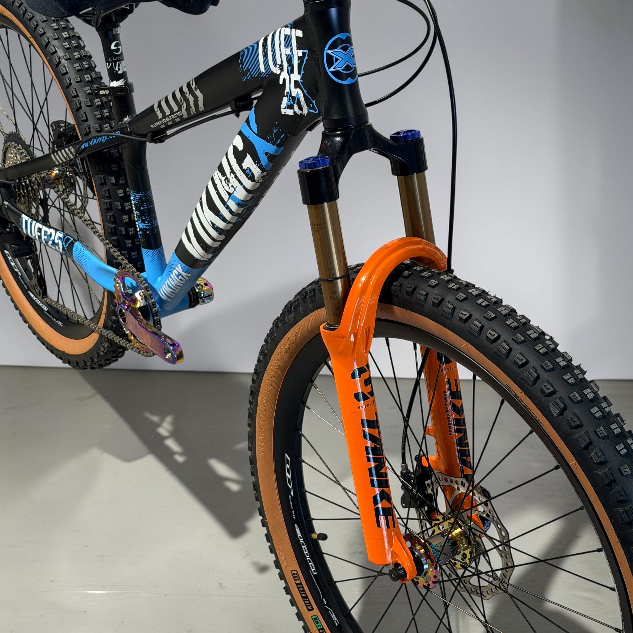 VikingX Özel Toplama 26 Jant Shimano ESSA Havalı Amortisörlü MTB