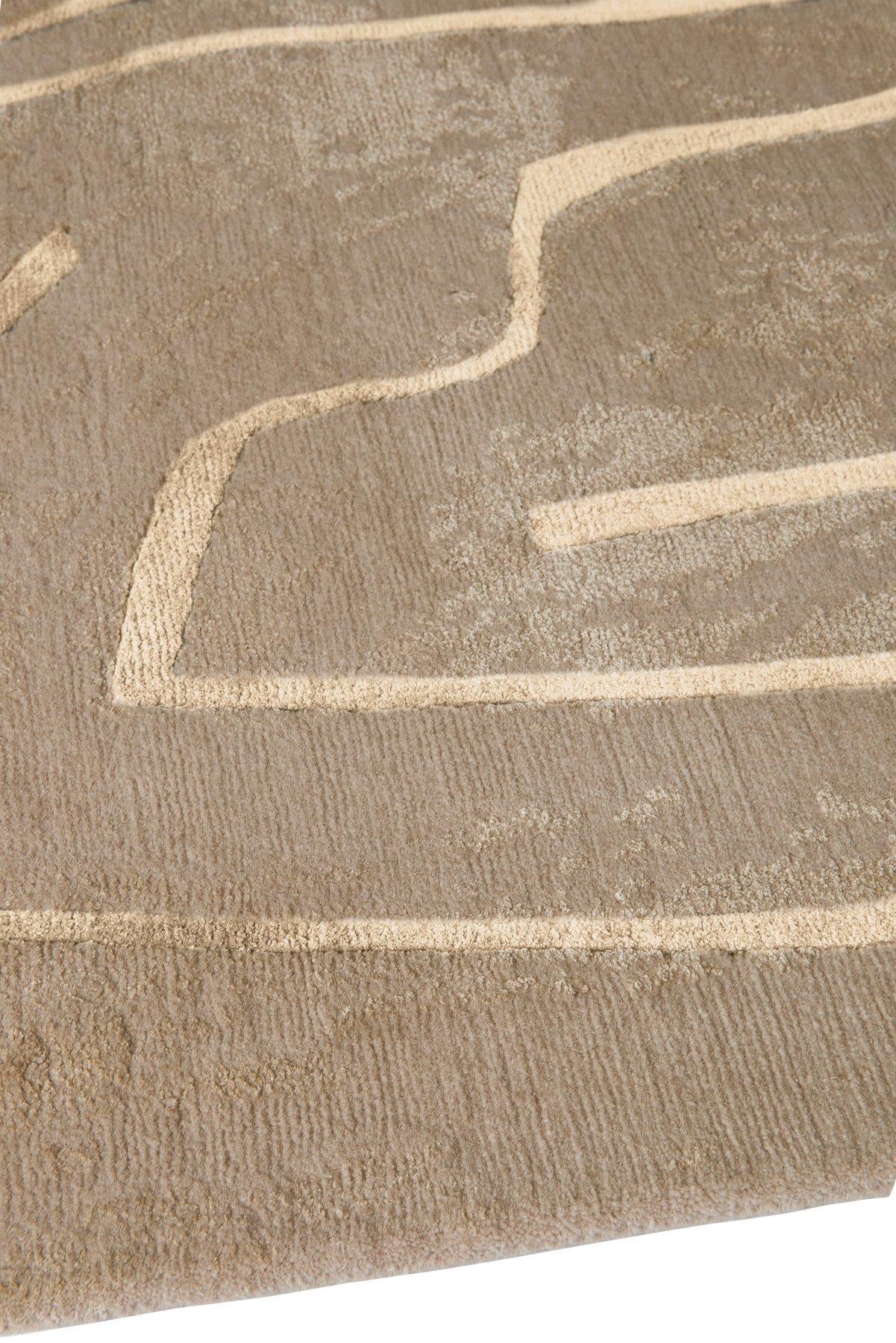 Line Brown Hand Tuft