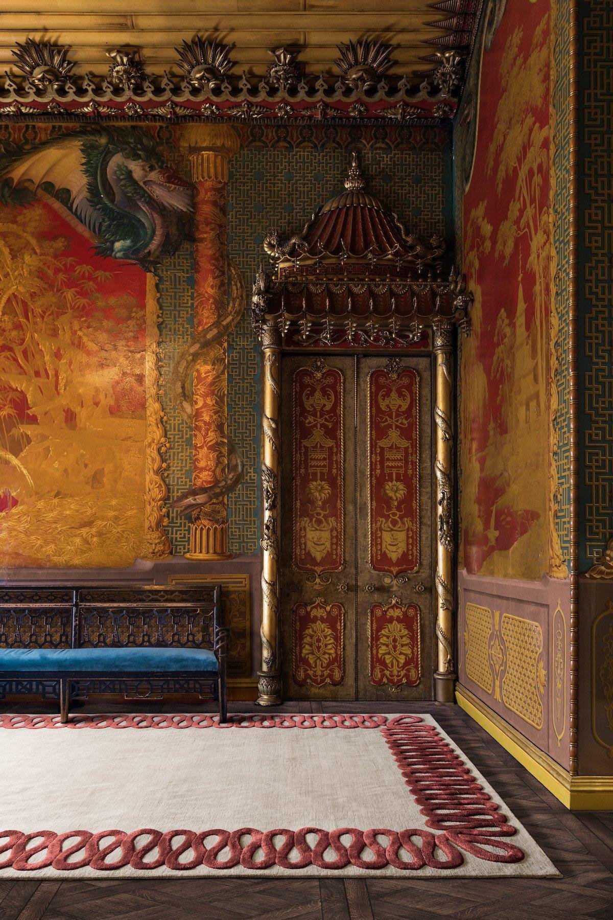 Ruffle Red Hand Tuft