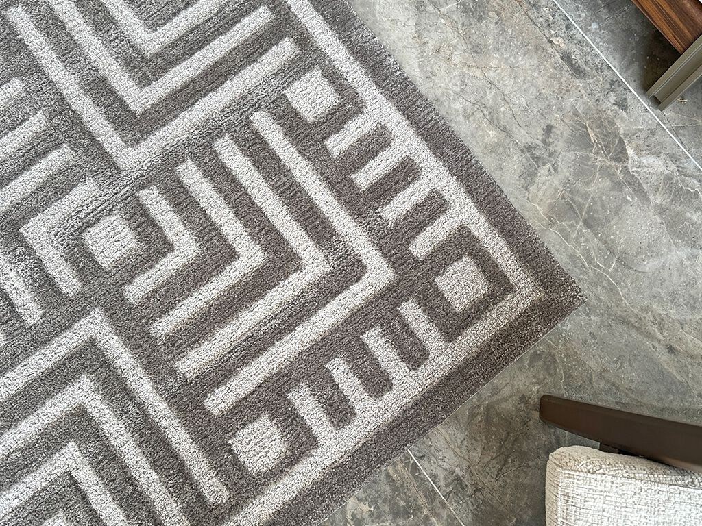 Square Hand Tuft