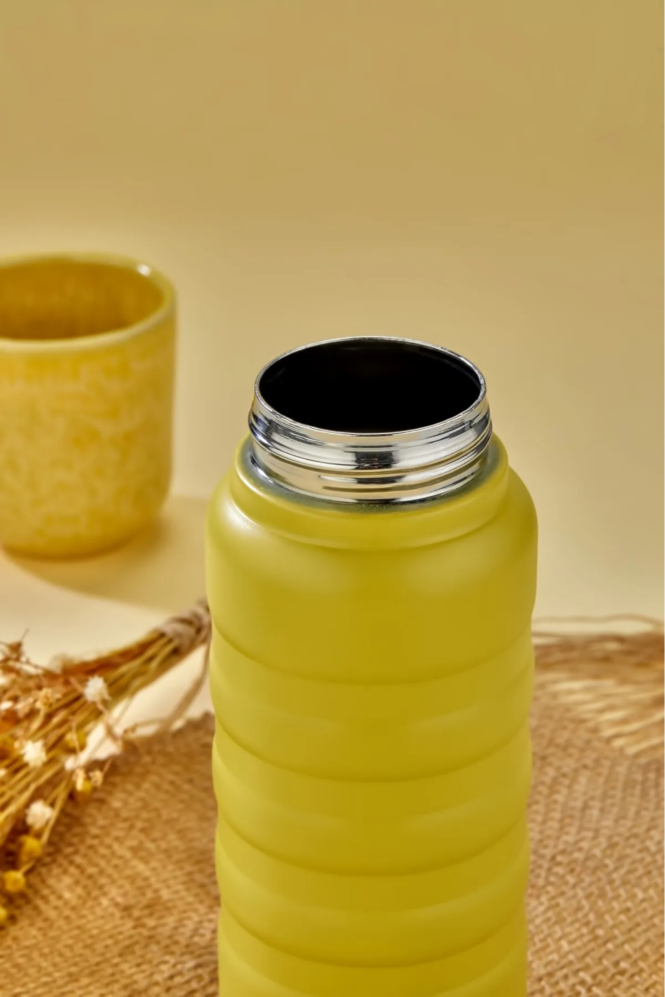 Yaren Style400 ml Paslanmaz Termos – Su, Meşrubat, Çay için | Okul, Kamp, İkram Kullanımı400 ml Sarı Paslanmaz Çelik Termos – Su, Meşrubat, Çay için | Kamp, Okul, Piknik, Servis & İkram
