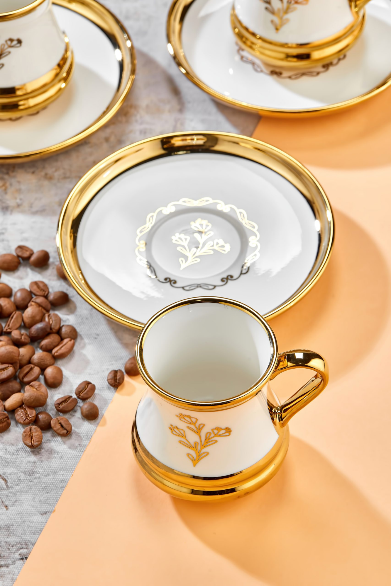 Yaren Style90 ml Lüks Porselen Kahve Fincanı Takımı – Altın Detaylı, Şık ve Zarif Tasarım6'lı Lüks Porselen Türk Kahvesi Fincan Takımı – Altın Yaldızlı 90 ML