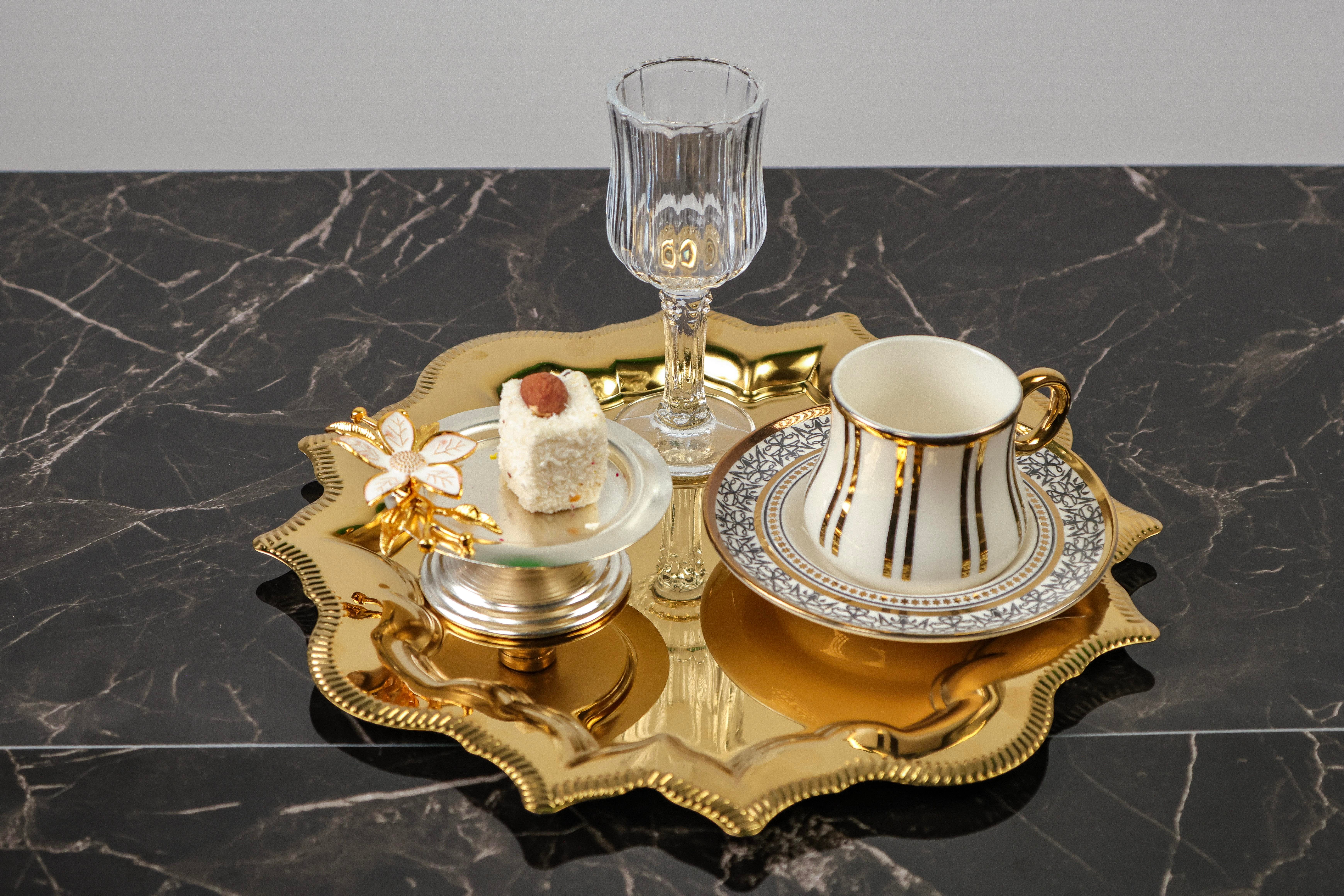 Yaren StyleTek Kişilik Gold Renk Yıldız Paslanmaz Söz Nişan Çeyiz, Kahve, Çay, Dekoratif Sunum Tepsisi 25x25cmTek Kişilik Gold Renk Yıldız Paslanmaz Söz Nişan Çeyiz, Kahve, Çay, Dekoratif Sunum Tepsisi 25x25cm