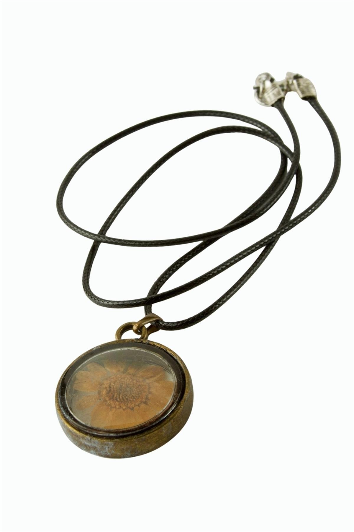 Papatya Canlı Kolye