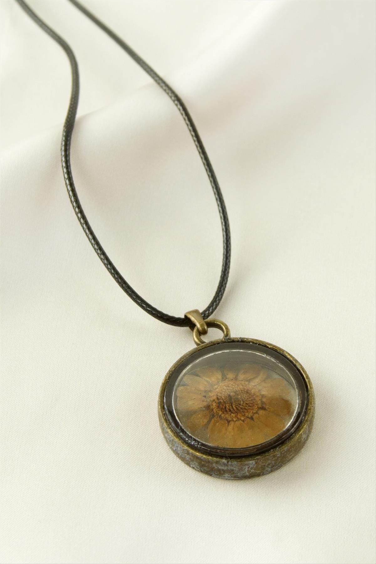 Papatya Canlı Kolye