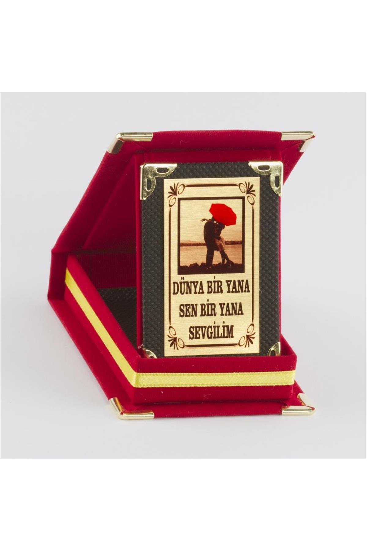 Dünya Bir Yana Sen Bir Yana Sevgilim Plaketi