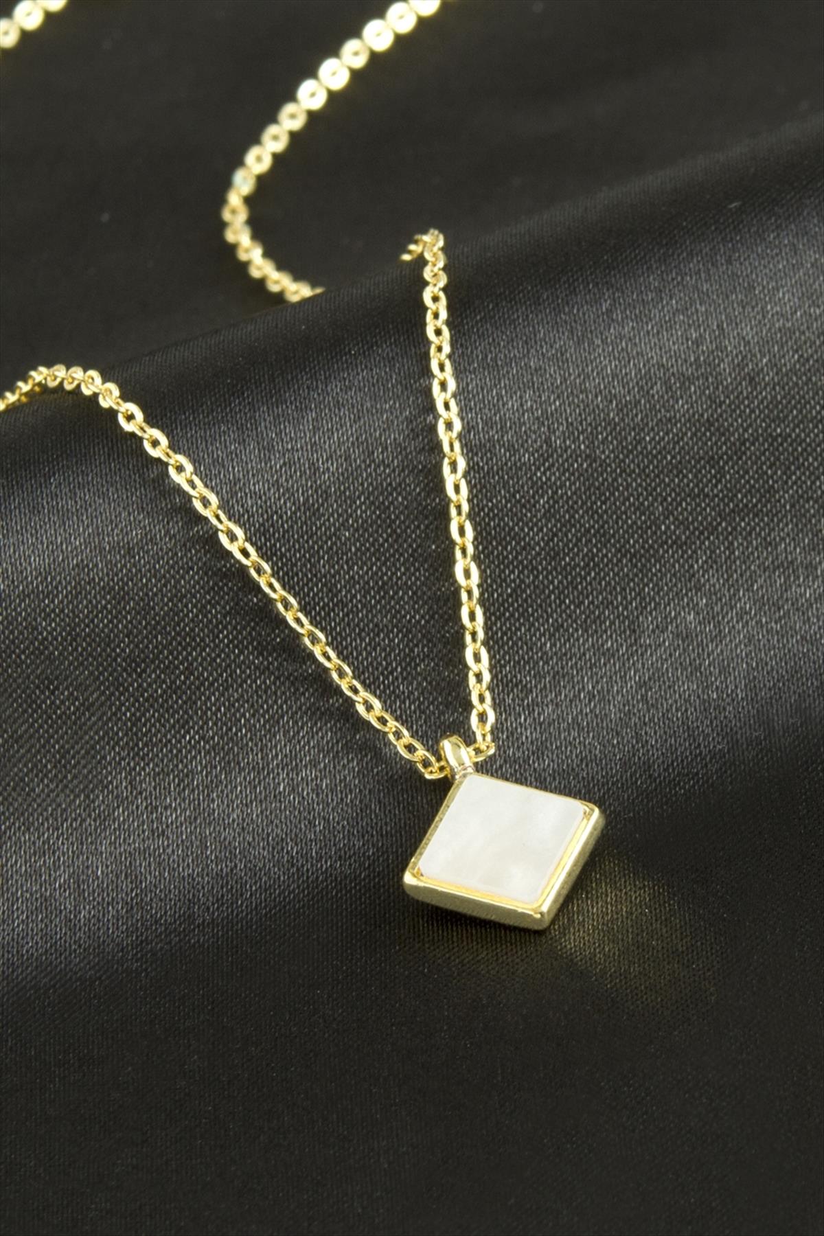 Kare Polyester Kolye