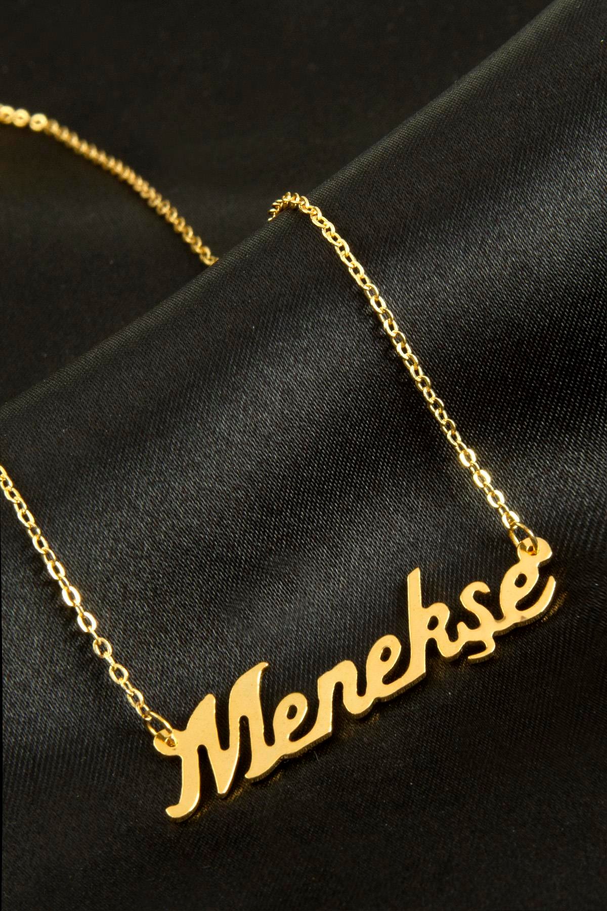 Menekşe İsimli Kolye (Kişiye Özel)