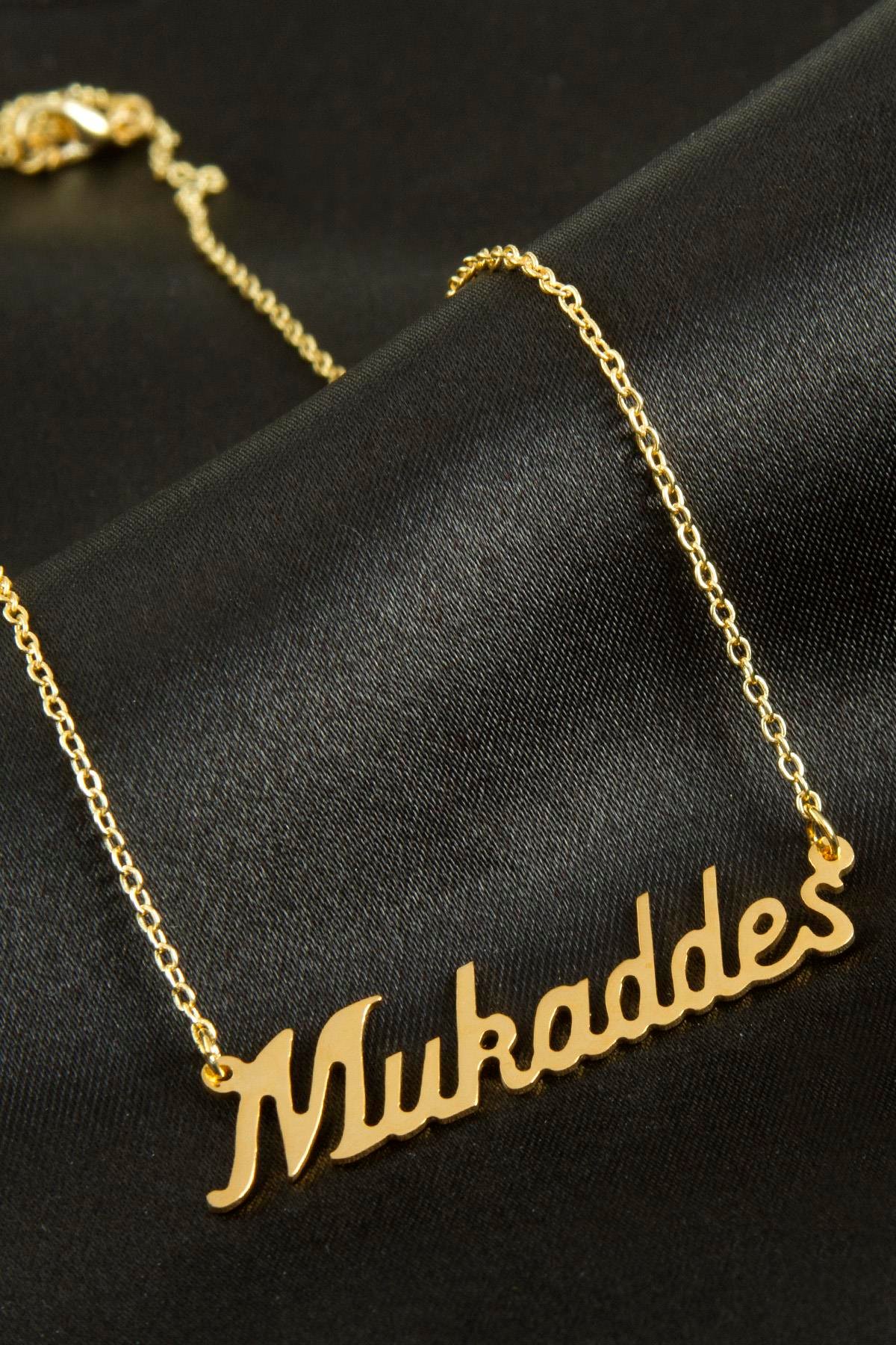 Mukaddes İsimli Kolye (Kişiye Özel)