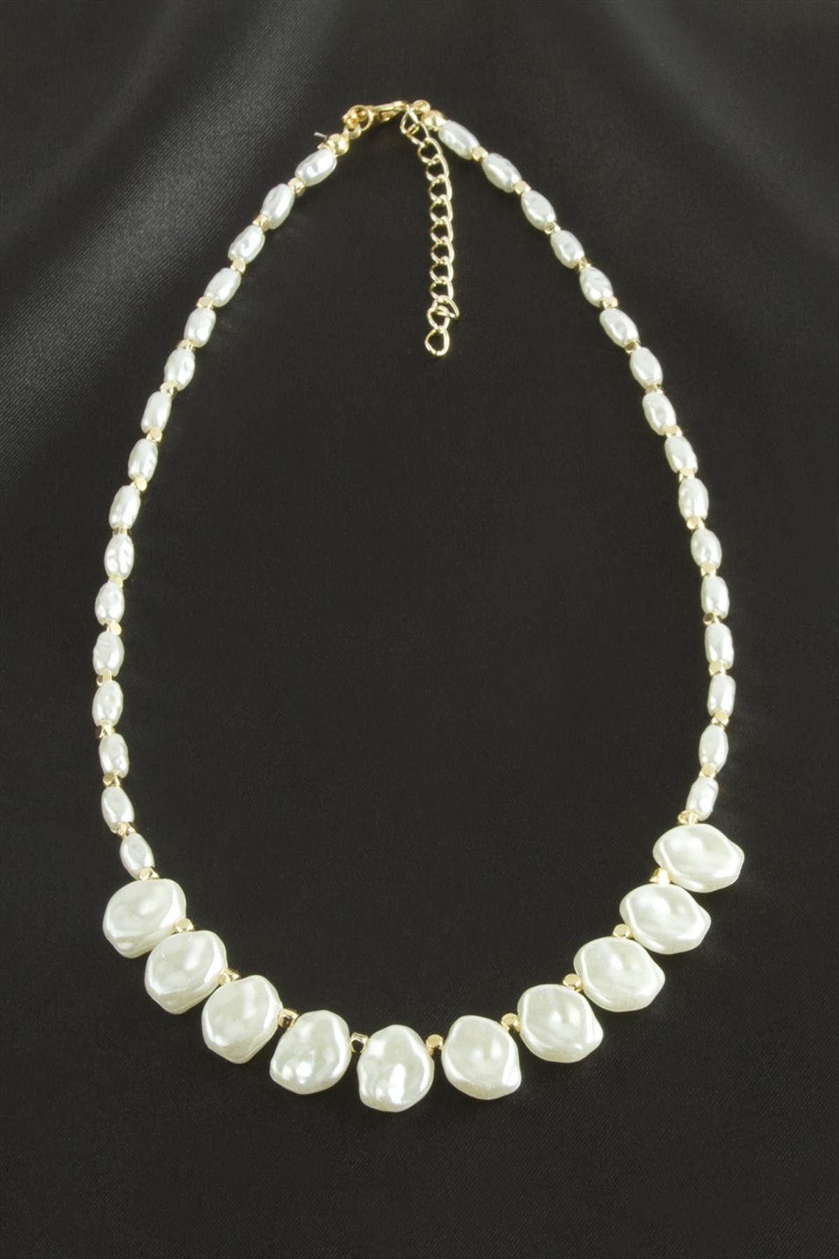 Oval Arpa Kesim İnci Kolye