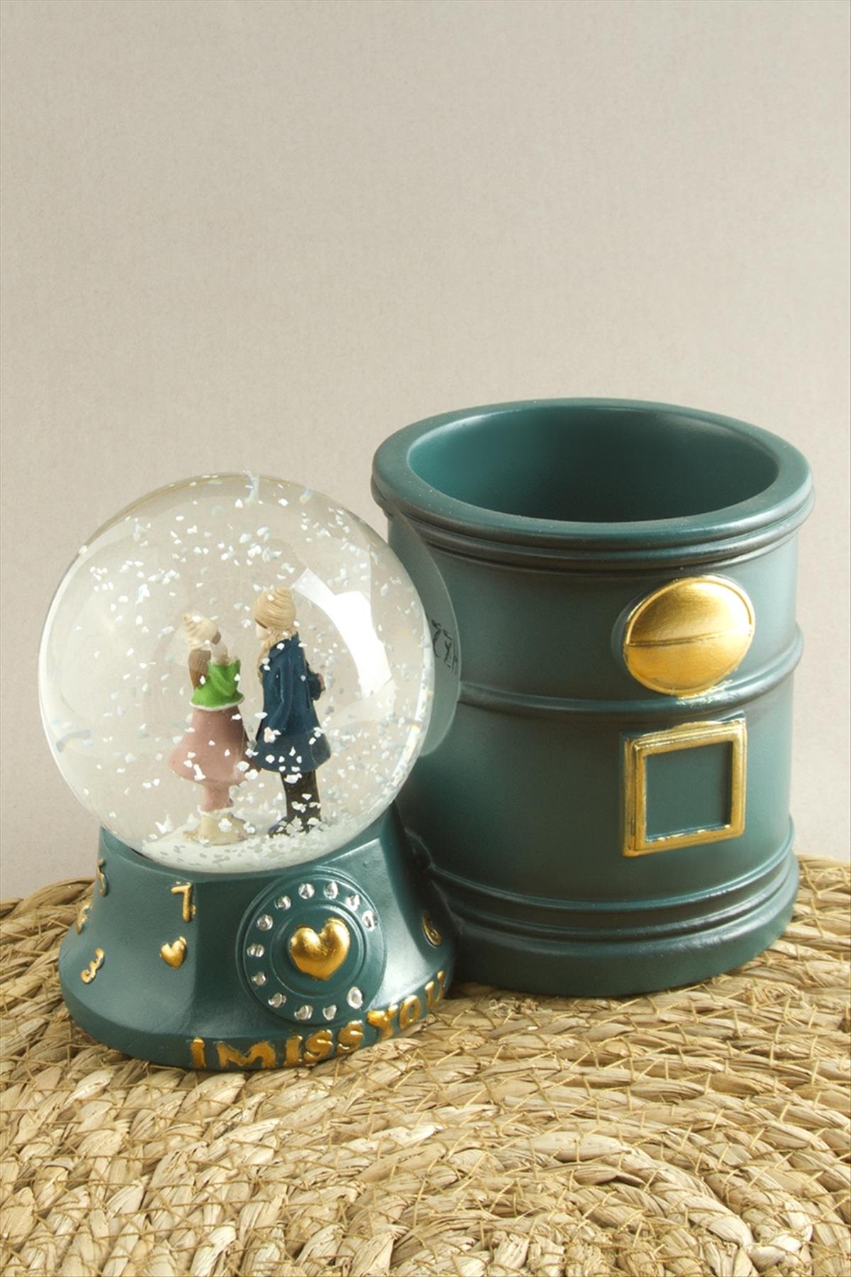 Sevgili Çift Işıklı Kar Küresi Orta