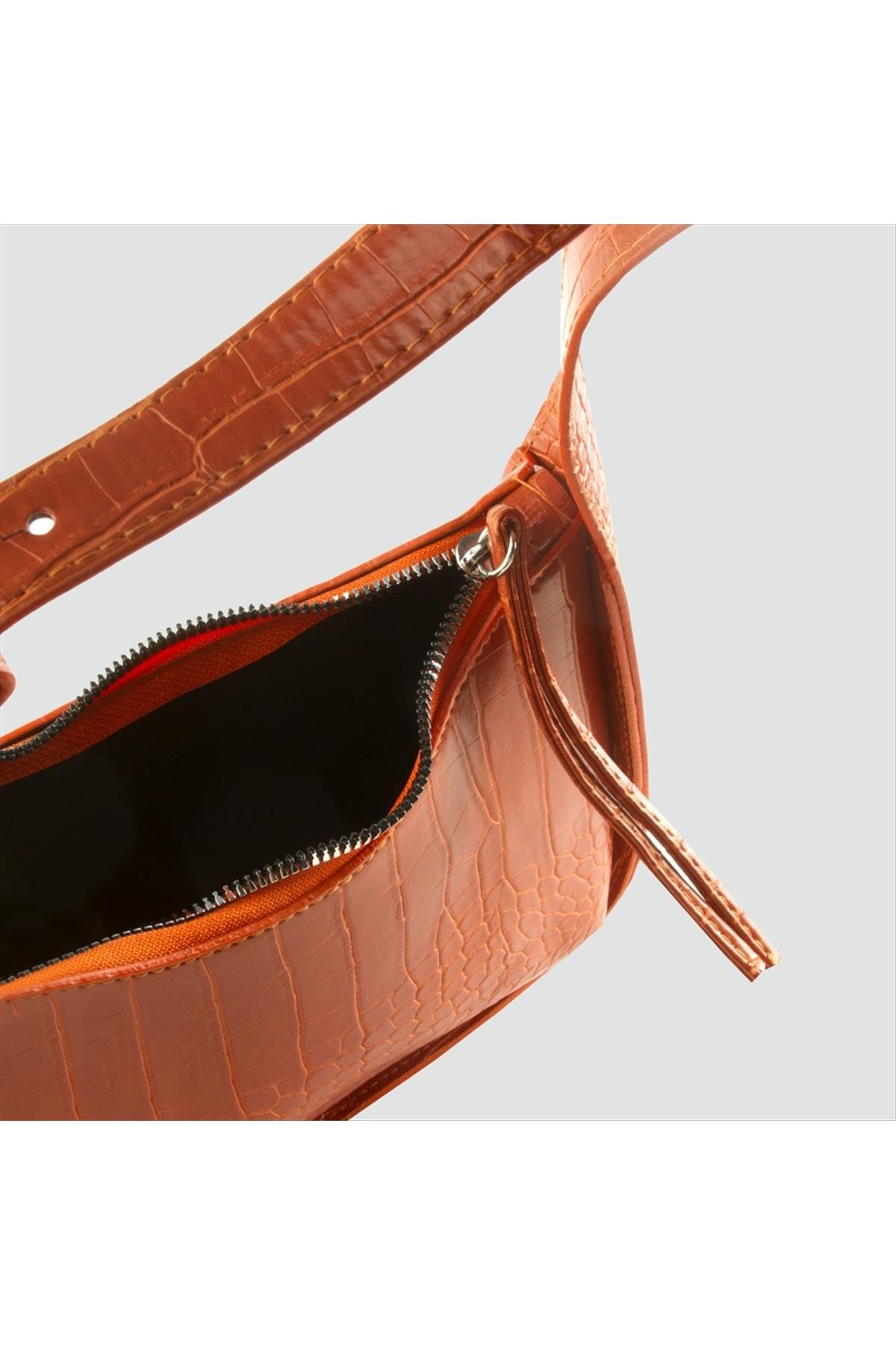 Tek Siperli Fermuarlı Yeni Sezon Askılı Kadın Çanta