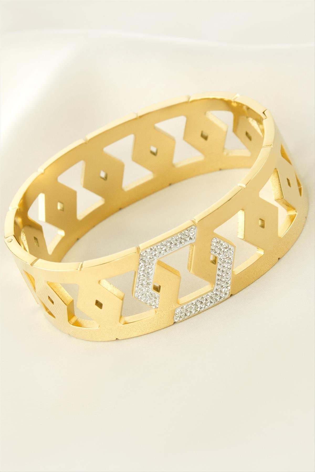 Üçgen Zirkon Taşlı Lüks Çelik Kelepçe Bileklik