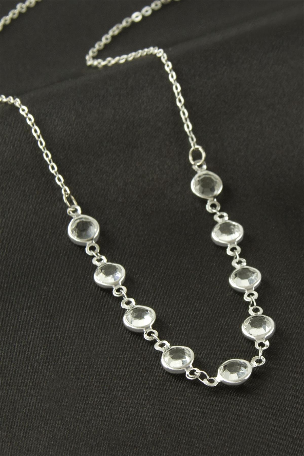 Yuvarlak Kristal Taşlı Kolye